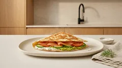 Składana tortilla z łososiem wędzonym i awokado – szybki lunch do ręki